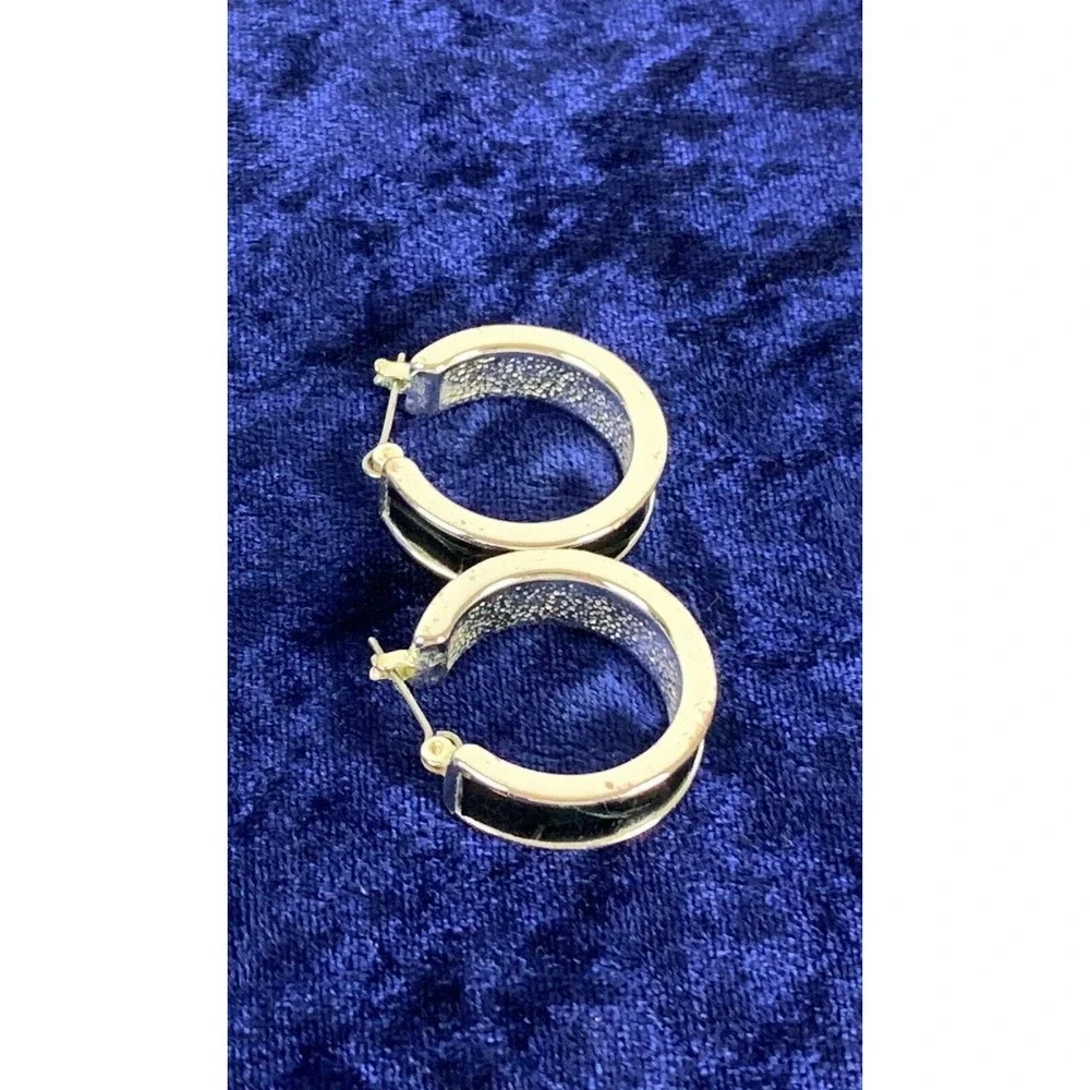 Unbranded Hoop Earrings Women OS Black Silver Excellent Enamel‎ Latch Back Small